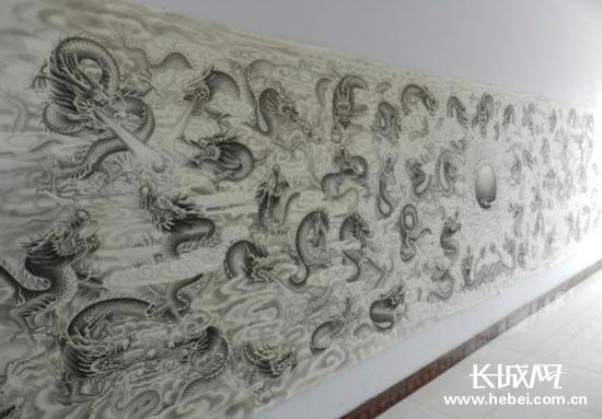 广平农民张贞美创作巨幅布画《盛世中华龙》