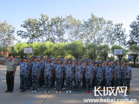 廊坊市香河七中新生用军人标准迎接新学期