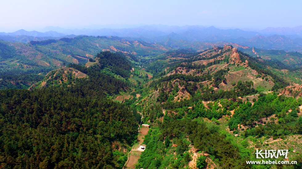 [瞰·美丽河北]碧绿的静谧山谷—青龙县南胡哈村