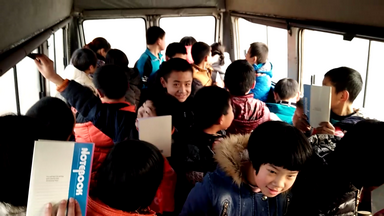 河北安国：教育局放任无牌车充当了校车