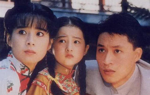 1992电视剧《青青河边草》中的马景涛和金铭，当年一个是英俊小生，一个是家喻户晓的童星。
