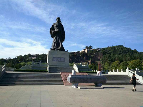 韩城历史悠久,旧石器时代便有人类活动,历史人物众多,文物古迹荟萃,有