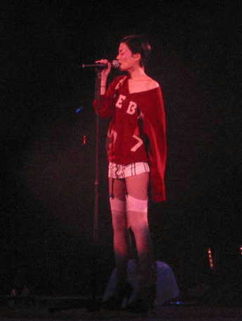 天后王菲的演唱会服装有时候很好看，有时候就有点跑偏，但是她的声音实在太美了
