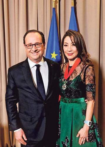 杨紫琼获法国最高荣誉勋衔 总统奥德朗亲自颁发