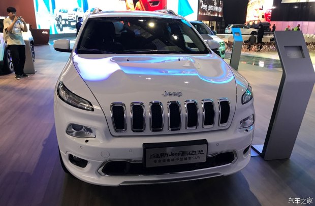 2017上海车展探馆：2017款Jeep自由光