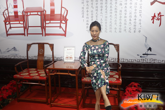 大城县红木古典家具杰出代表“夫人椅”。王成应 摄