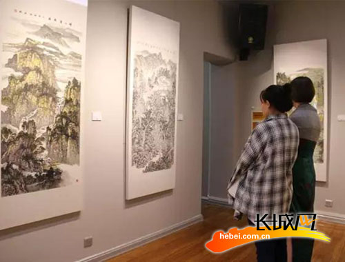 “对话·空间—京津保美术作品展”为十九大献上文化大礼。付纯 摄