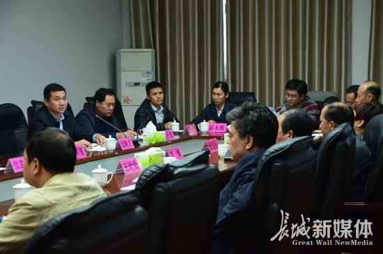 河北省委九届五次全会在无极县干部群众中引起