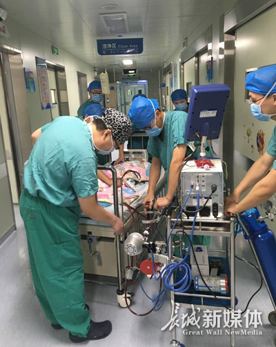 河北省首次应用体外膜肺氧合(ECMO)成功救治