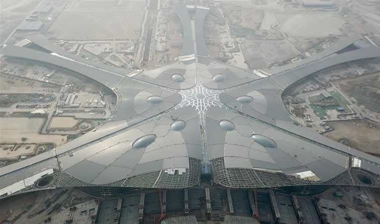 北京新机场航站楼已实现功能性封顶封围