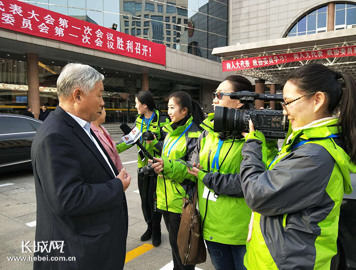 沿着高质量发展之路前行——省十三届人大一次会议闭幕侧记