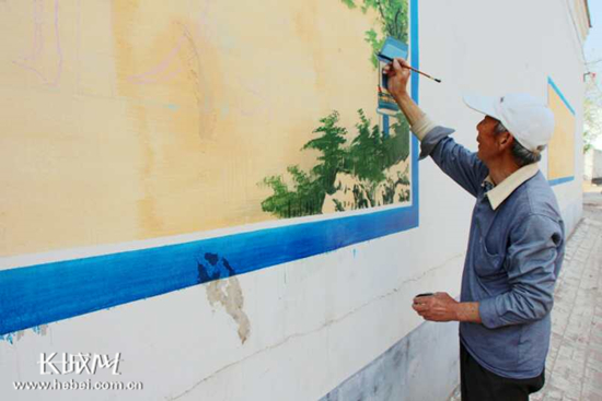 平乡七旬农民创意手绘墙画 "讲述"中国梦传递正能量