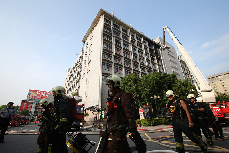 台北医院发生火灾 13人心肺功能停止