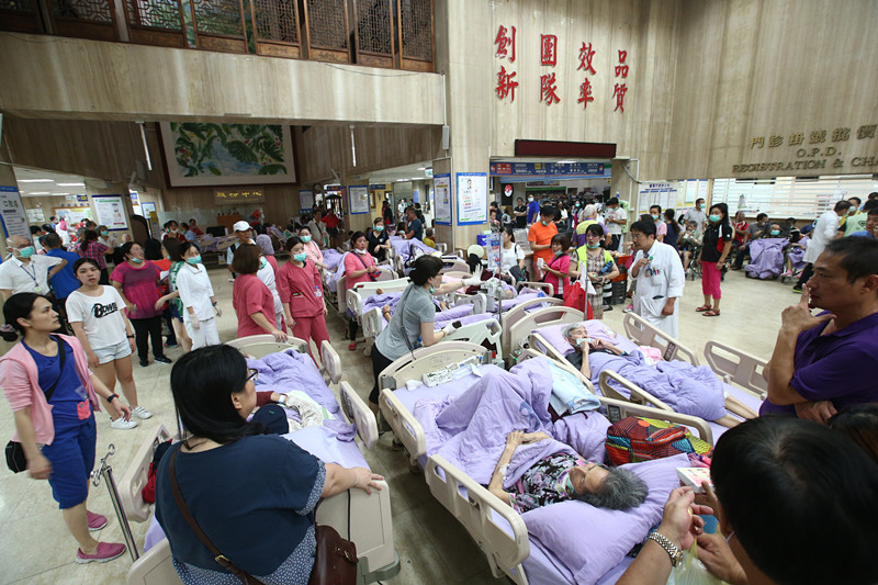 台北医院发生火灾 13人心肺功能停止