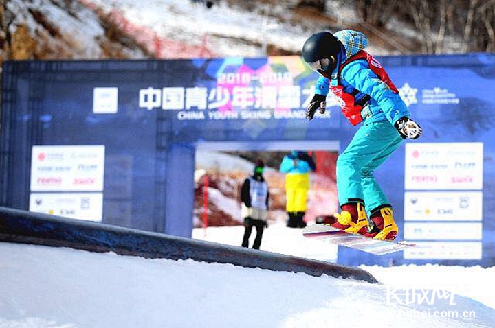 中国青少年滑雪大赛 宣化二中获3金2铜