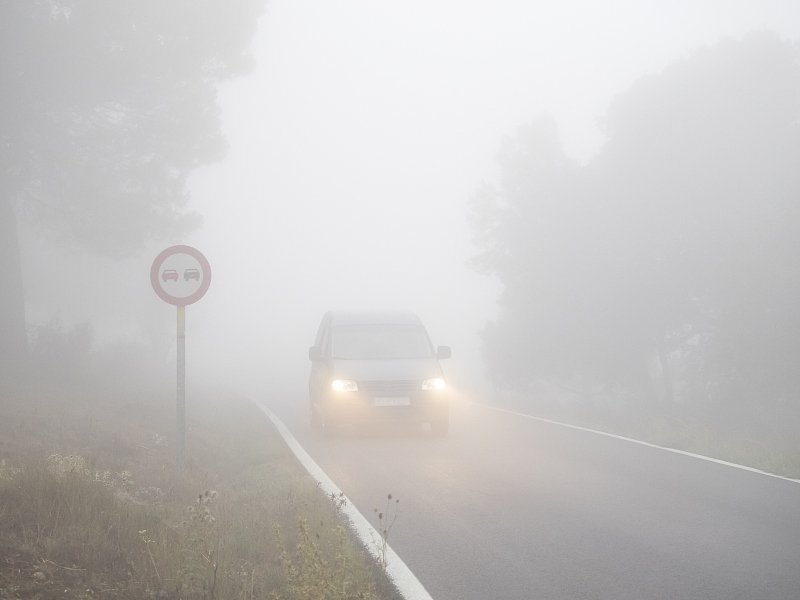 【最提醒】@河北驾驶人 冬季雾天来袭 开车"雾"必小心