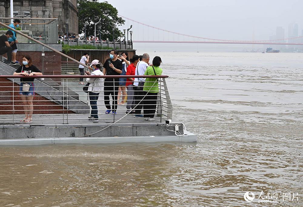 长江水位持续上涨 武汉段已超警戒水位