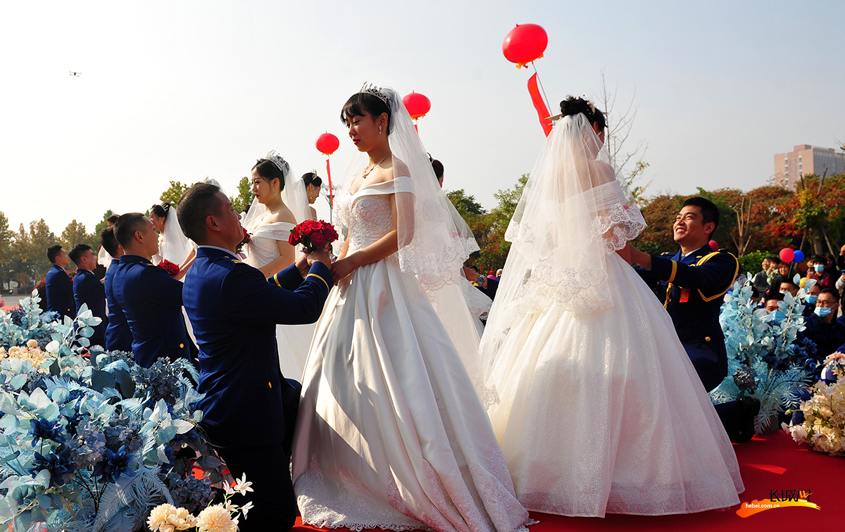 女孩婚礼办成游园会_扬州市民可以在镇江办游园卡吗_办婚礼大概多少钱