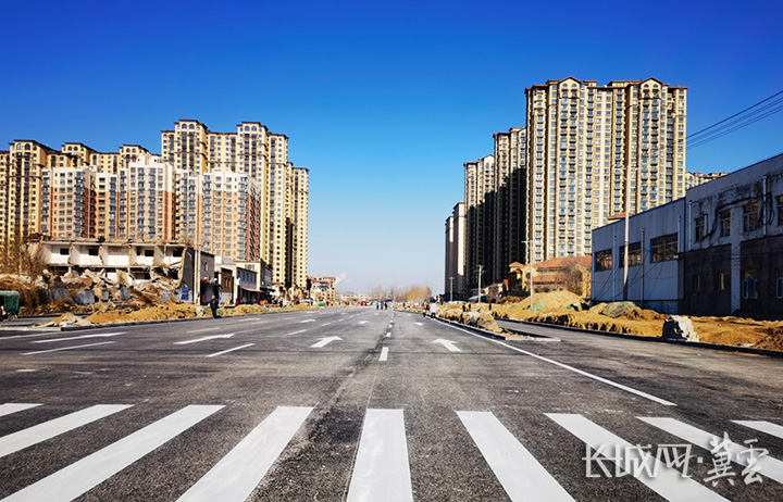 刘明明 谢鹏)近日,涿州市总投资5656万元的鸣泽大街项目,东兴街北延