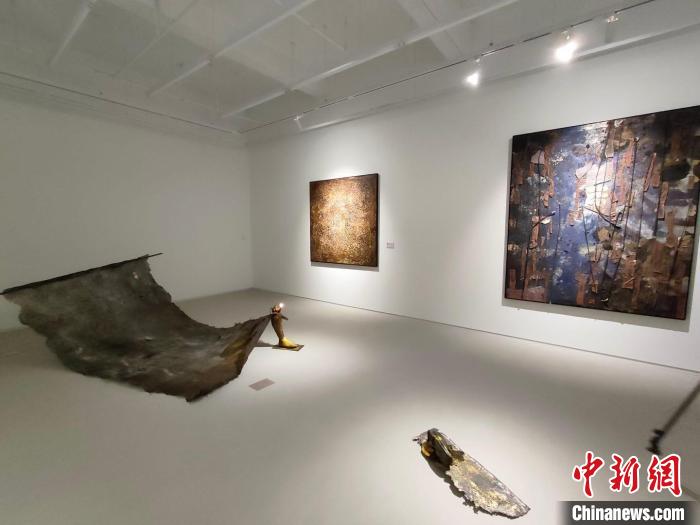 图为“语言的逻辑”展览现场。　东方大漆艺术中心供图