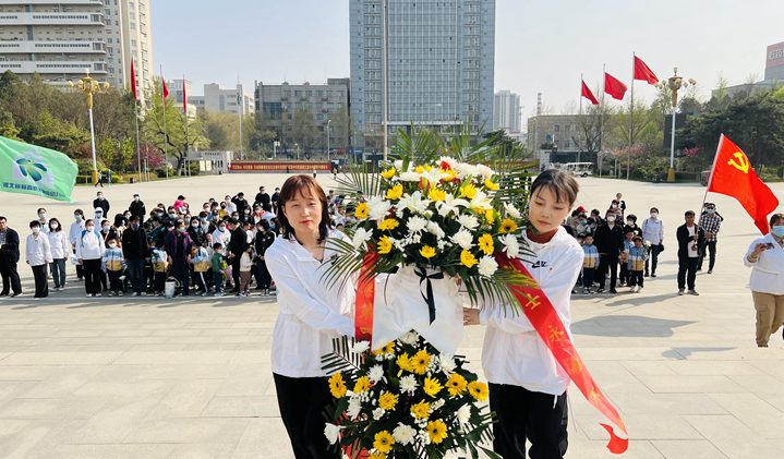 河北省直机关第四幼儿园开展清明节祭英烈活动