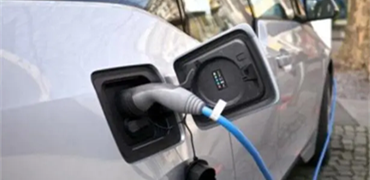 应更加重视解决新能源车充电不方便问题