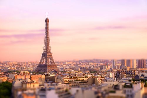法媒：巴黎奥运火炬开启法国本土传递