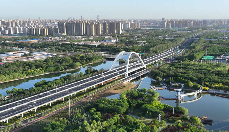  Shijiazhuang, Hebei: "Bridge" Sees Urban Change