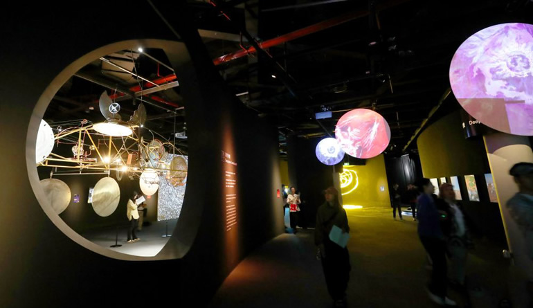 上海天文馆举行“宇宙考古”科艺展