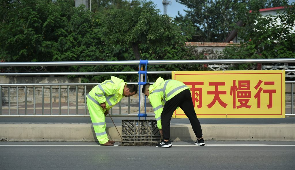 河北武安：清淤疏通防内涝