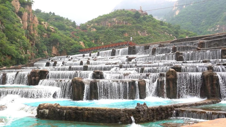 河北秦皇岛：雨后山间瀑布美