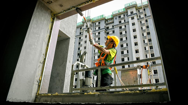 雄安新区：节日坚守建设工地