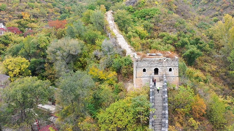 千城百县看中国｜河北迁西：古朴长城秋景如画