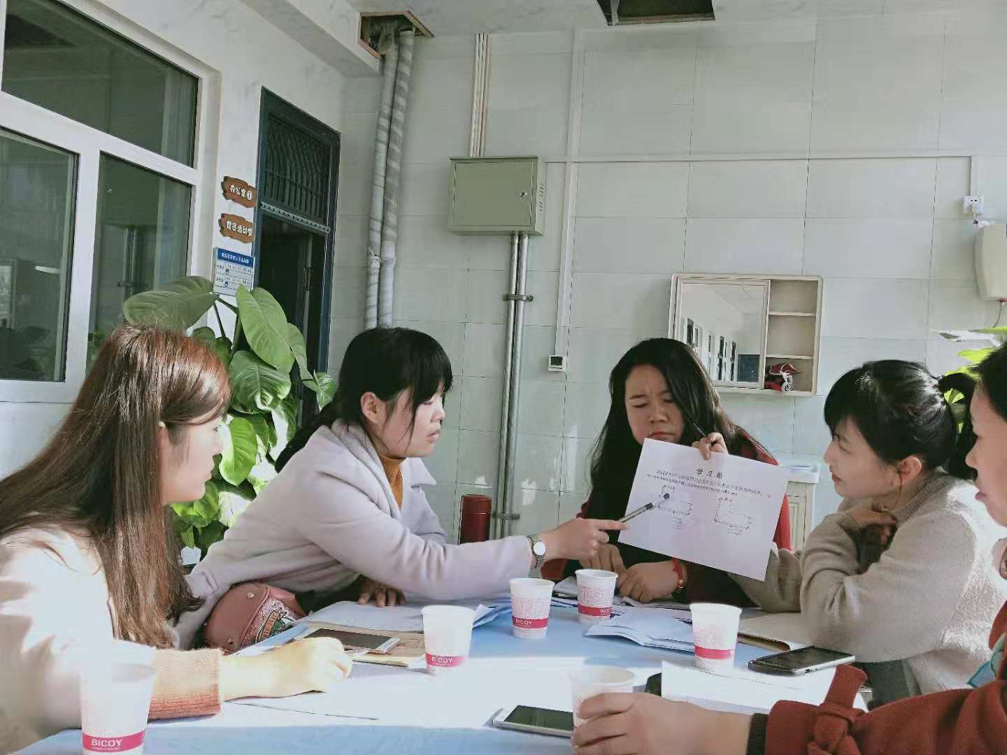 帮助教师积累经验,快速成长,11月19日,金地小学与学区内的南高基学校