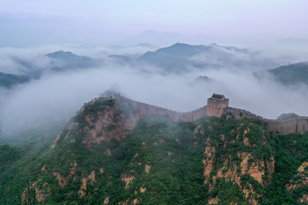 河北承德:金山嶺長城現雲海景觀