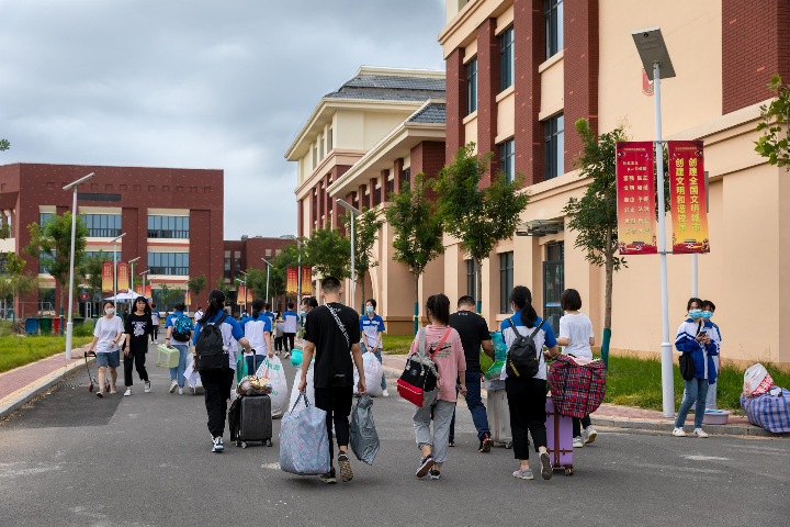 石家庄装备制造学校开学纪实