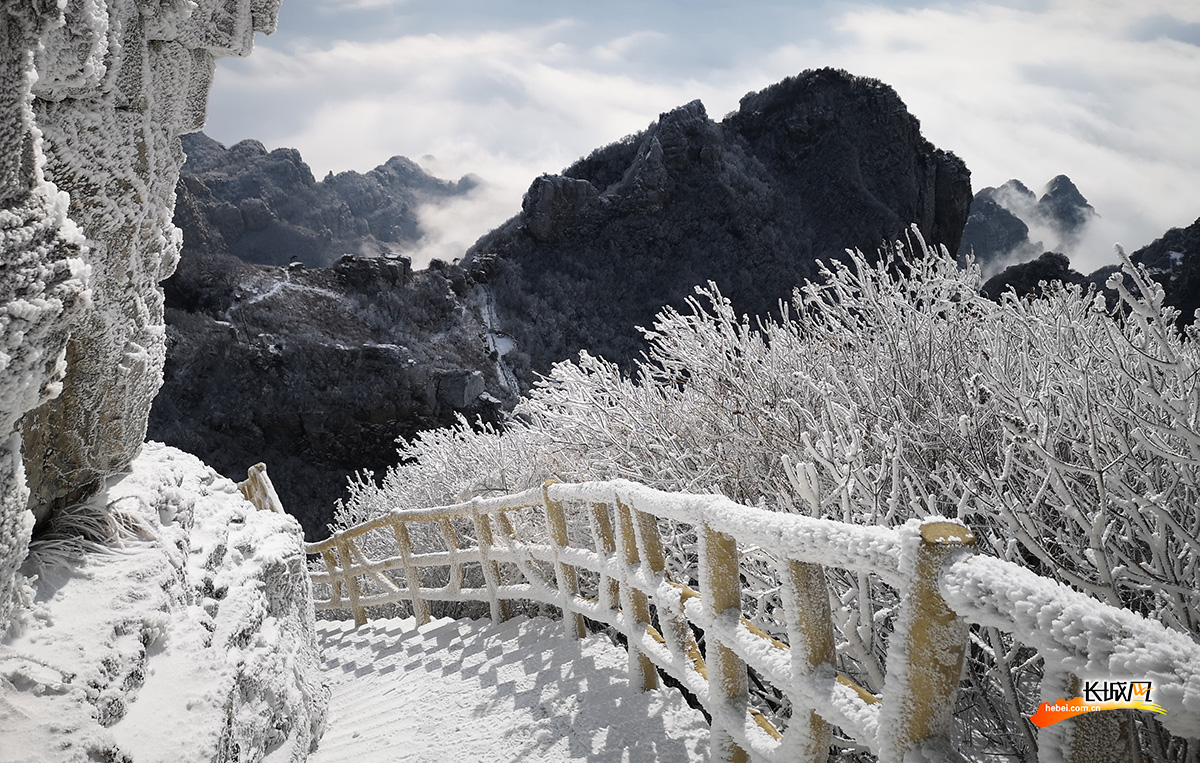 白石山雪景图片图片