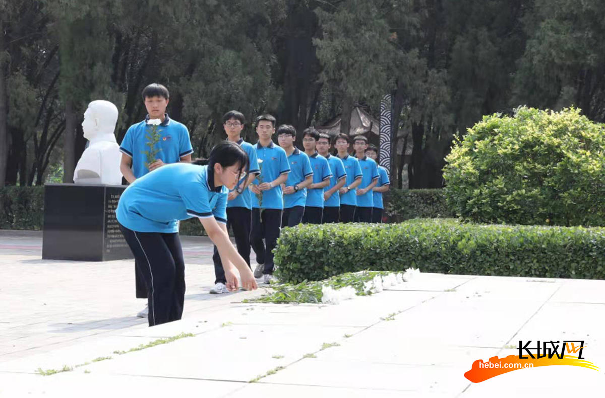 河间一中校服图片