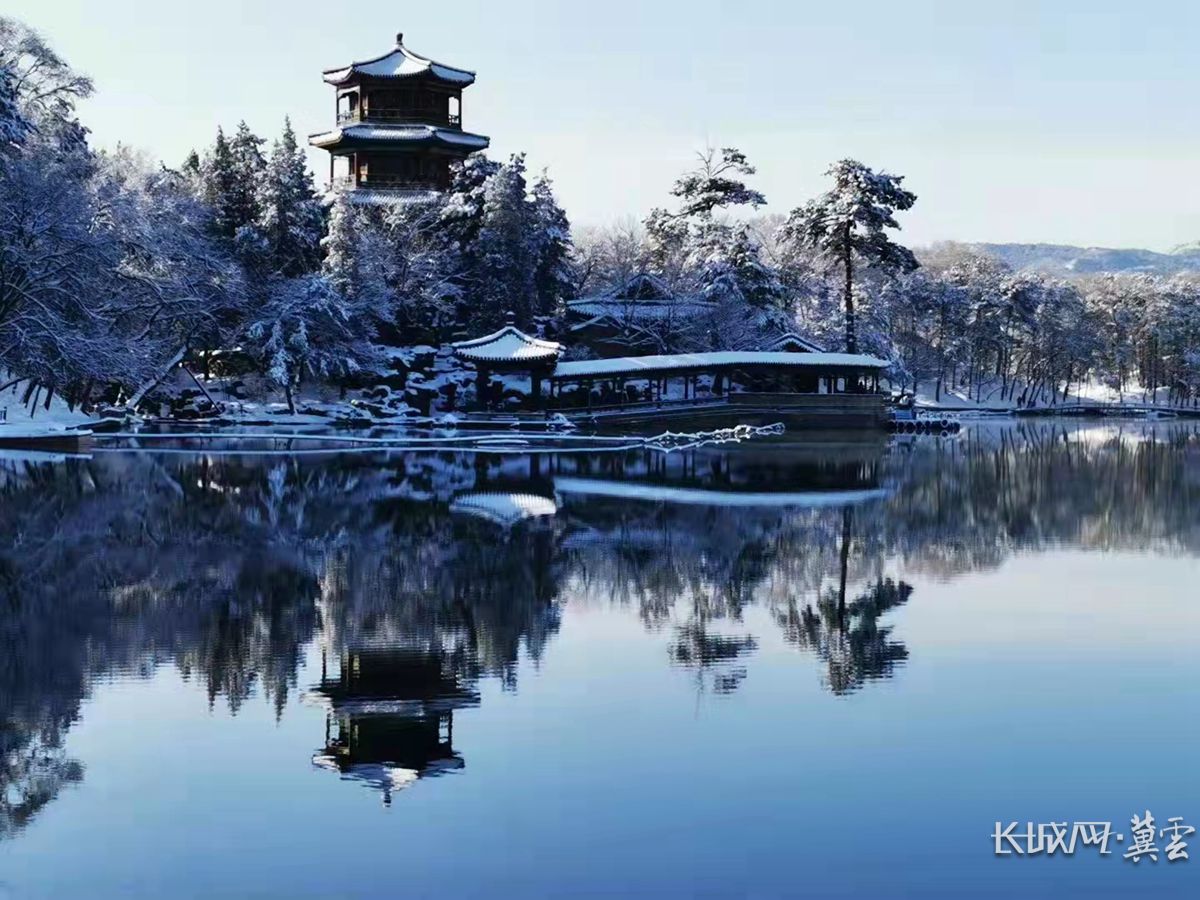 承德避暑山庄雪景图片