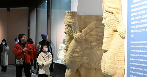 河北石家庄：叙利亚古代文物精品展受关注