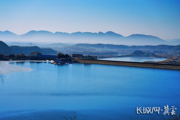 河北唐山春湖微漾半冰半水动静之间赏美景